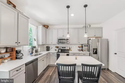 Kitchen - 140 Rainbow Rdg, Bumpass, VA 23024 photo 1 of 4