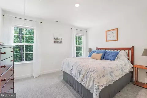 Bedroom - 140 Rainbow Rdg, Bumpass, VA 23024 photo 5 of 8