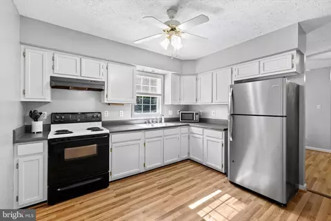 Kitchen - 252 Evergreen Rd, Louisa, VA 23093 photo 2 of 3