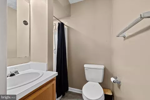 Bath - 252 Evergreen Rd, Louisa, VA 23093 photo 1 of 1