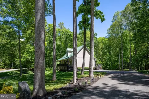 197 Oakleigh Ln, Bumpass, VA 23024