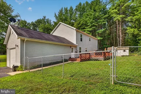 Exterior - 33 Bogey Ln, Bumpass, VA 23024 photo 11 of 19