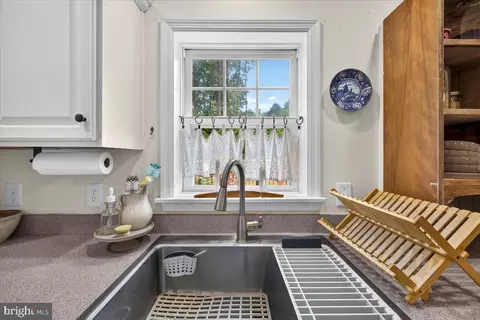 Kitchen - 33 Bogey Ln, Bumpass, VA 23024 photo 3 of 8