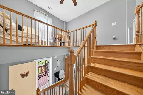 Entry Way - 33 Bogey Ln, Bumpass, VA 23024 photo 5 of 11