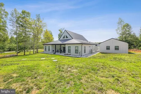 Exterior - 375 Ark Ave, Bumpass, VA 23024 photo 4 of 7