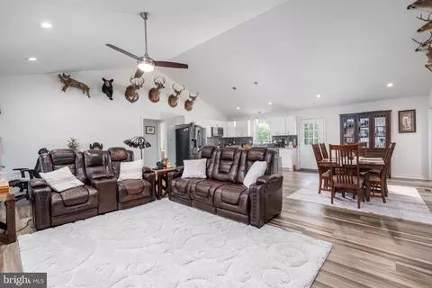 Entry Way - 93 Eastham Rd, Bumpass, VA 23024 photo 1 of 8