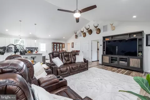 Entry Way - 93 Eastham Rd, Bumpass, VA 23024 photo 5 of 8