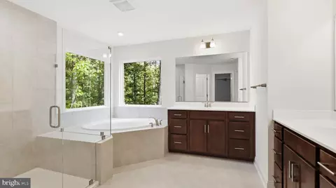 Entry Way - 3170 Three Chopt Rd, Gum Spring, VA 23065 photo 11 of 20