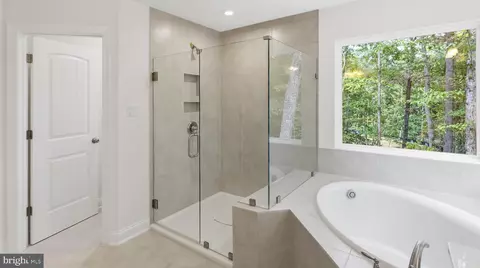 Entry Way - 3170 Three Chopt Rd, Gum Spring, VA 23065 photo 12 of 20