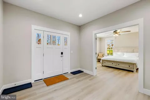Entry Way - 140 Lighthouse Dr, Bumpass, VA 23024 photo 8 of 15