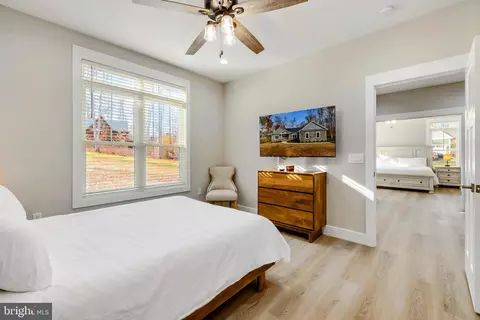 Bedroom - 140 Lighthouse Dr, Bumpass, VA 23024 photo 6 of 11