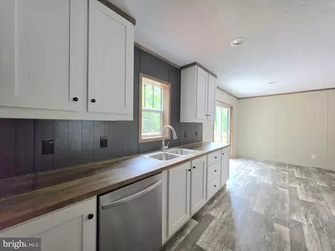 Kitchen - 1271 Doctors Rd, Louisa, VA 23093 photo 5 of 5