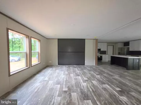 Living - 1271 Doctors Rd, Louisa, VA 23093 photo 2 of 5