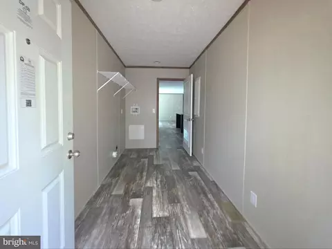 Entry Way - 1271 Doctors Rd, Louisa, VA 23093 photo 1 of 2
