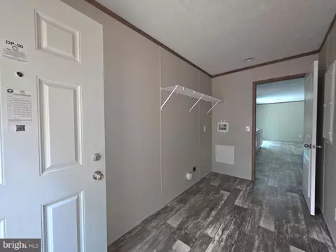 Entry Way - 1271 Doctors Rd, Louisa, VA 23093 photo 2 of 2