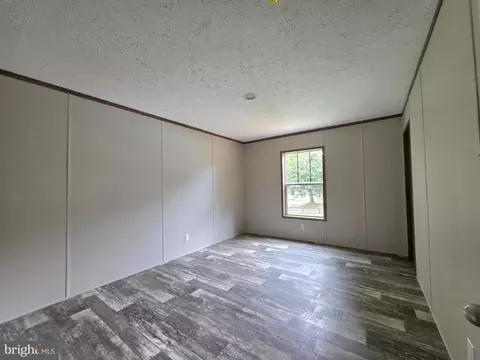 Bedroom - 1271 Doctors Rd, Louisa, VA 23093 photo 3 of 6