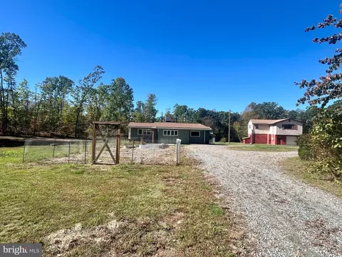 517 Doctors Rd, Louisa, VA 23093