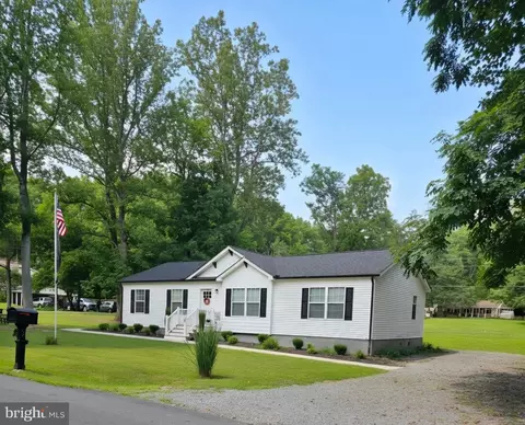 64 Pine Rd, Louisa, VA 23093