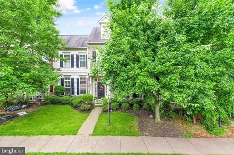 42717 Explorer, Brambleton, VA 20148 photo 2