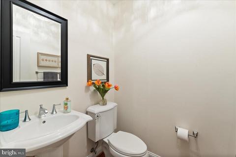 42717 Explorer, Brambleton, VA 20148 photo 13