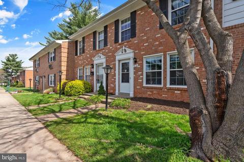 310 E Cornell Dr, Sterling, VA 20164 photo 2