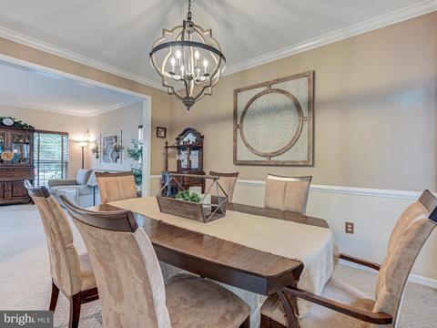 20529 Breezyhill Dr, Ashburn, VA 20147 photo 9