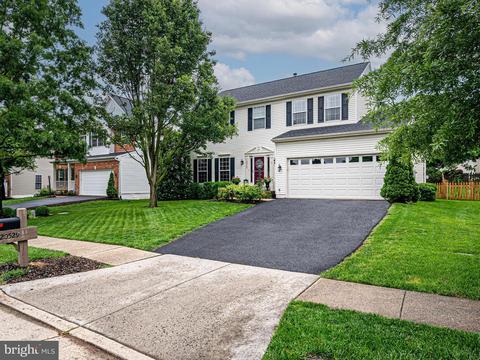 20529 Breezyhill Dr, Ashburn, VA 20147 photo 2