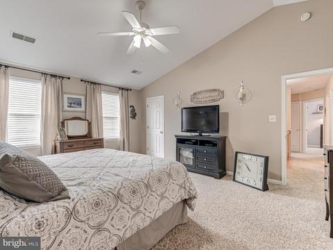 20529 Breezyhill Dr, Ashburn, VA 20147 photo 27