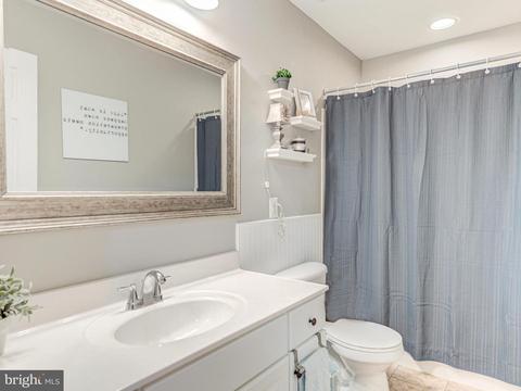 20529 Breezyhill Dr, Ashburn, VA 20147 photo 37