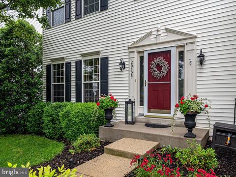 20529 Breezyhill Dr, Ashburn, VA 20147 photo 3