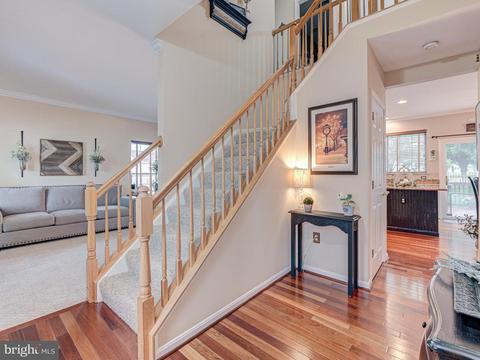 20529 Breezyhill Dr, Ashburn, VA 20147 photo 4