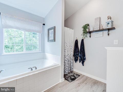 20529 Breezyhill Dr, Ashburn, VA 20147 photo 29