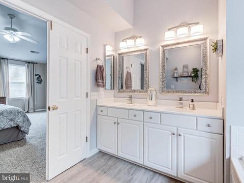 20529 Breezyhill Dr, Ashburn, VA 20147 photo 30