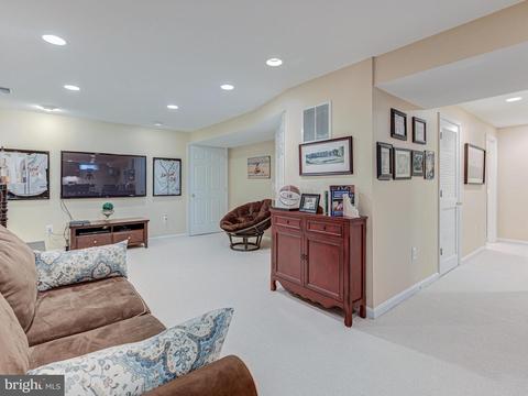 20529 Breezyhill Dr, Ashburn, VA 20147 photo 40