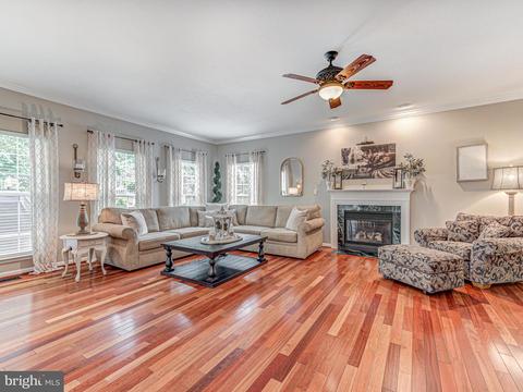 20529 Breezyhill Dr, Ashburn, VA 20147 photo 18