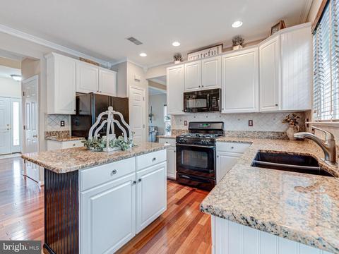 20529 Breezyhill Dr, Ashburn, VA 20147 photo 14