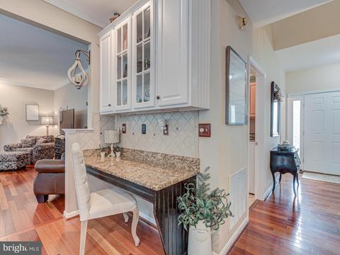 20529 Breezyhill Dr, Ashburn, VA 20147 photo 17