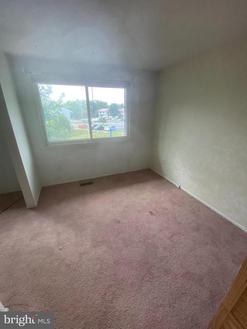 11 Regis Cir, Sterling, VA 20164 photo 8