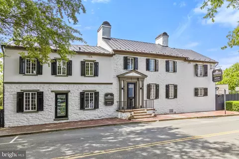 204 E Washington St, Middleburg, VA 20117