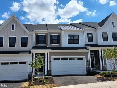 19024 Coral Reef Sq, Lansdowne, VA 20176