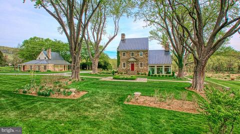 35428 Appalachian Trail Rd, Round Hill, VA 20141