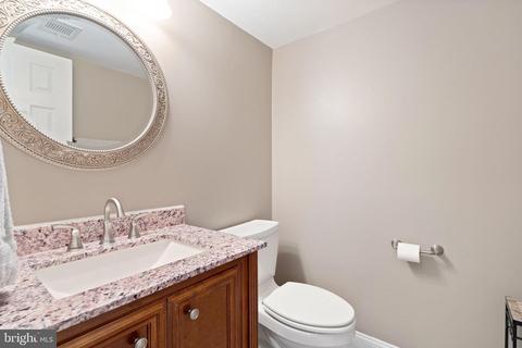 2 Worthington Ct, Sterling, VA 20165 photo 23