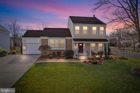 2 Worthington Ct, Sterling, VA 20165 photo 2