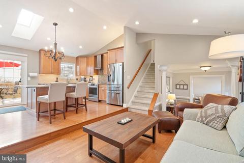 2 Worthington Ct, Sterling, VA 20165 photo 10