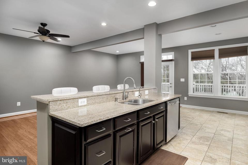  21256 Park Grove Ter, Ashburn, VA 20147 photo 7