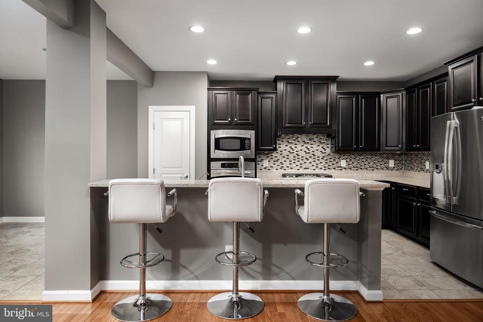  21256 Park Grove Ter, Ashburn, VA 20147 photo 8