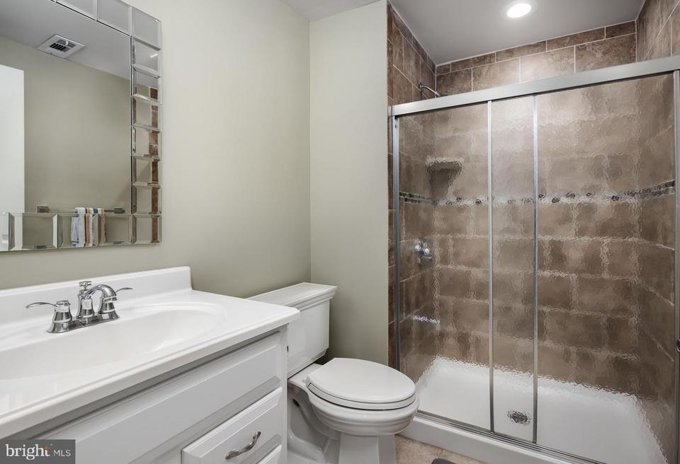  21256 Park Grove Ter, Ashburn, VA 20147 photo 32