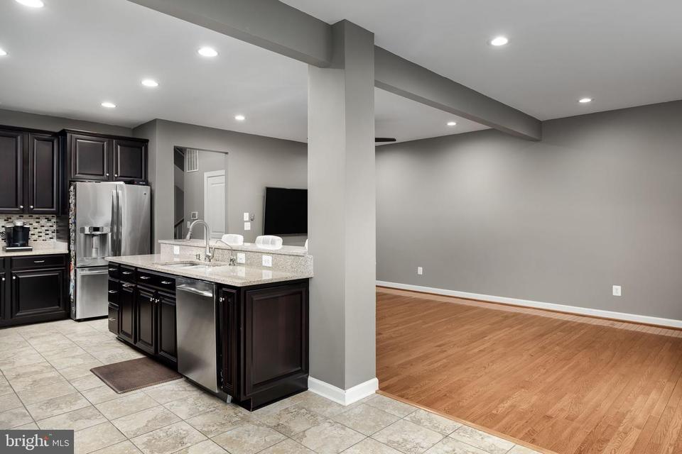  21256 Park Grove Ter, Ashburn, VA 20147 photo 10