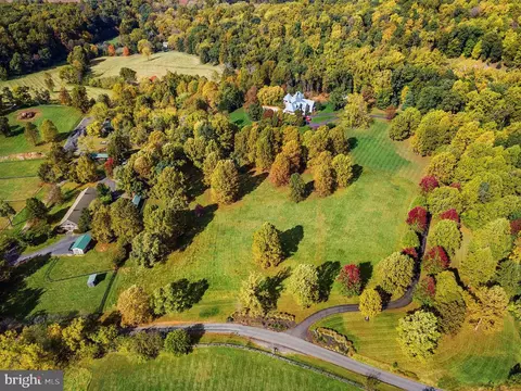 Hurley Lane, Paeonian Springs, VA 20129