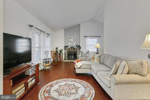 5 Brookfield Cir, Sterling, VA 20164 photo 9